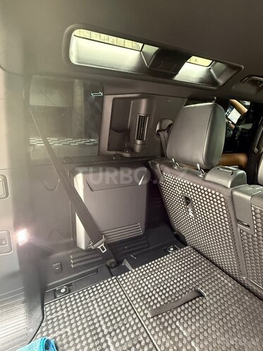 Land Rover Defender-12