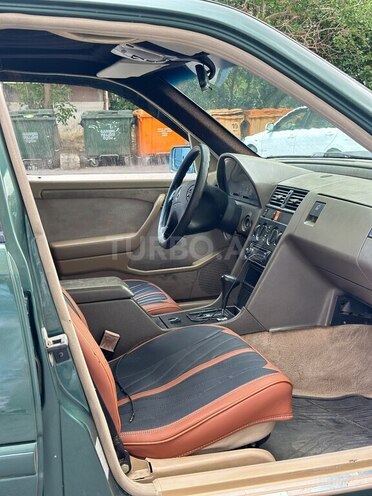 Mercedes C 200-6