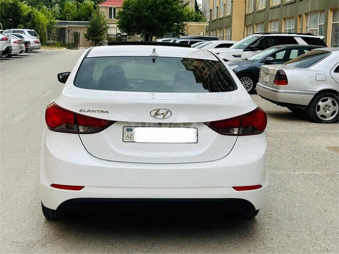 Hyundai Elantra-2