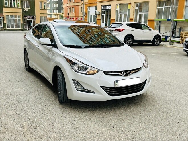 Hyundai Elantra-13