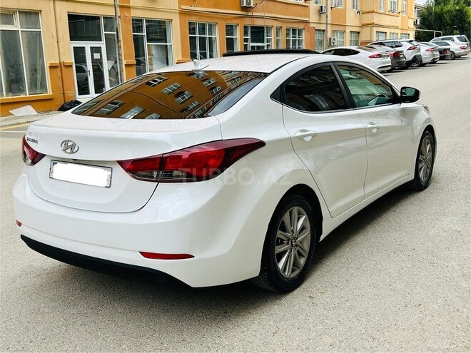 Hyundai Elantra-6