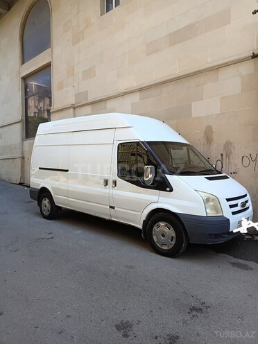 Ford Transit-6
