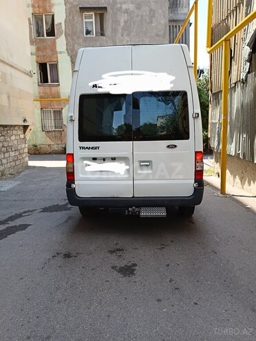 Ford Transit-8
