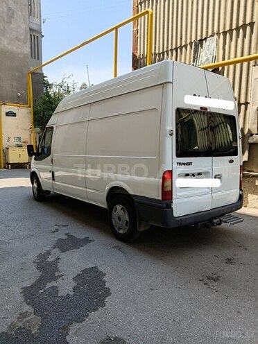 Ford Transit-9