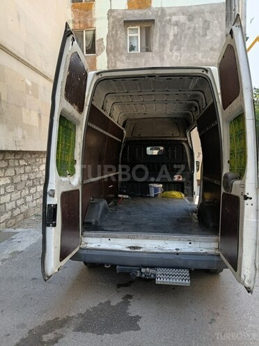 Ford Transit-12