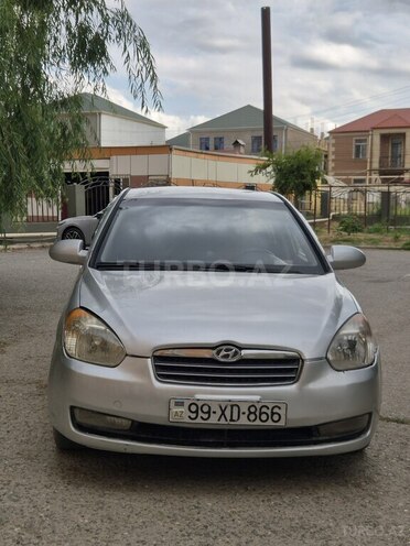 Hyundai Accent-1