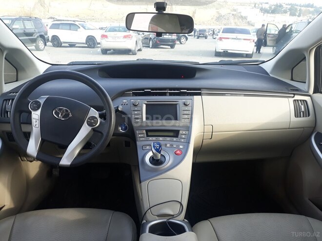 Toyota Prius-9