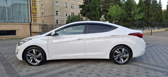 Hyundai Elantra-20
