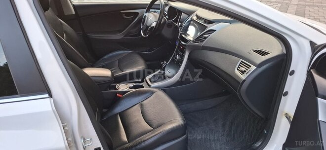 Hyundai Elantra-7