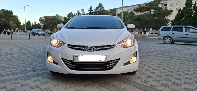 Hyundai Elantra-17