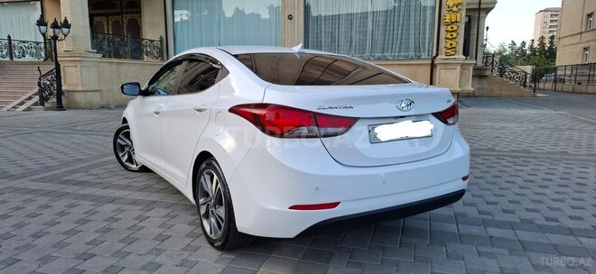 Hyundai Elantra-19