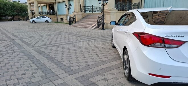 Hyundai Elantra-5