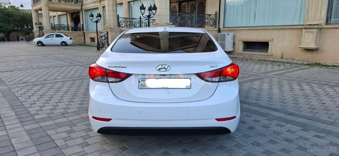Hyundai Elantra-18
