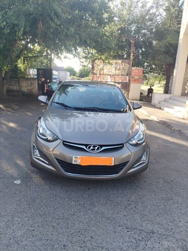 Hyundai Elantra-1