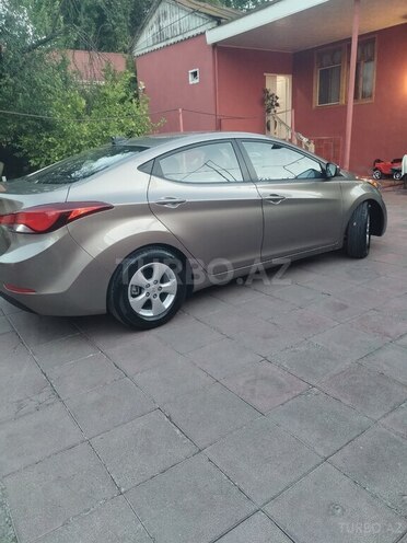 Hyundai Elantra-5