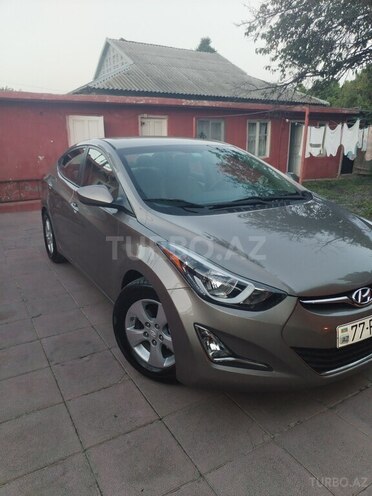 Hyundai Elantra-7