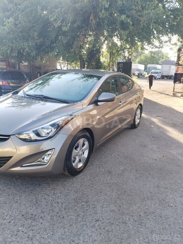 Hyundai Elantra-12