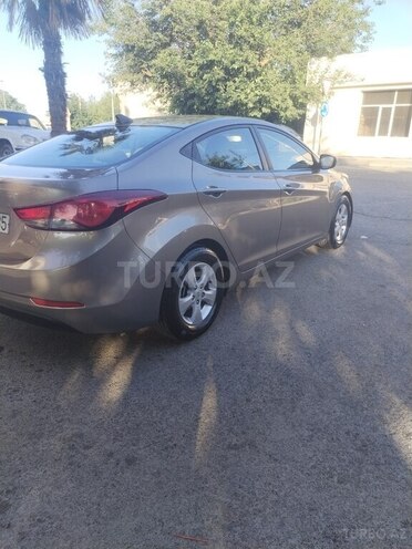 Hyundai Elantra-14