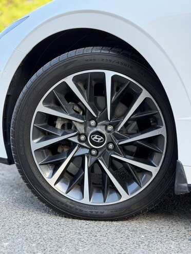 Hyundai Sonata-13