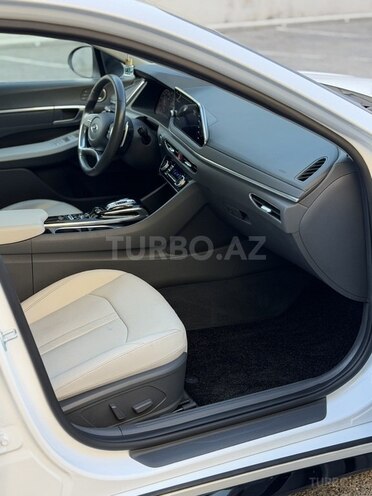 Hyundai Sonata-12