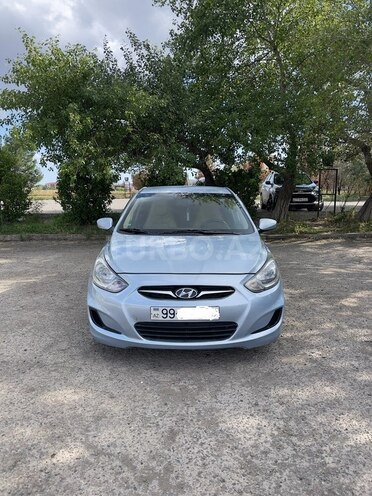 Hyundai Accent-1