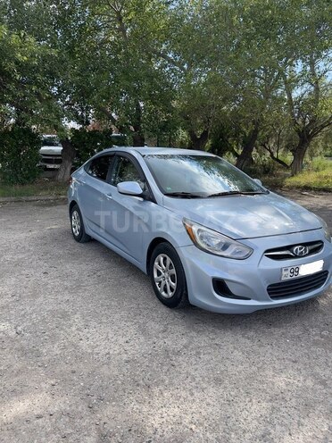 Hyundai Accent-4