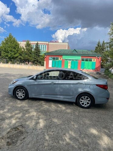 Hyundai Accent-6