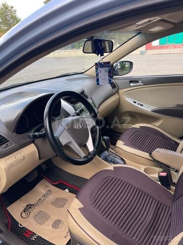 Hyundai Accent-9