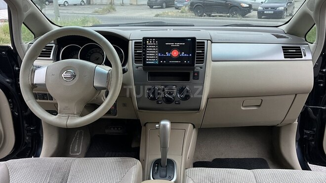 Nissan Tiida-10