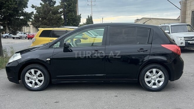 Nissan Tiida-2