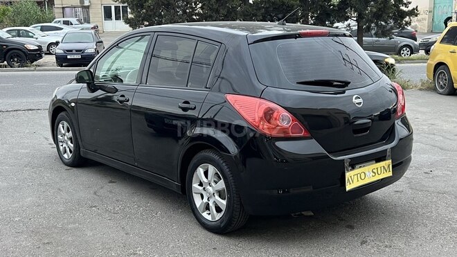 Nissan Tiida-4