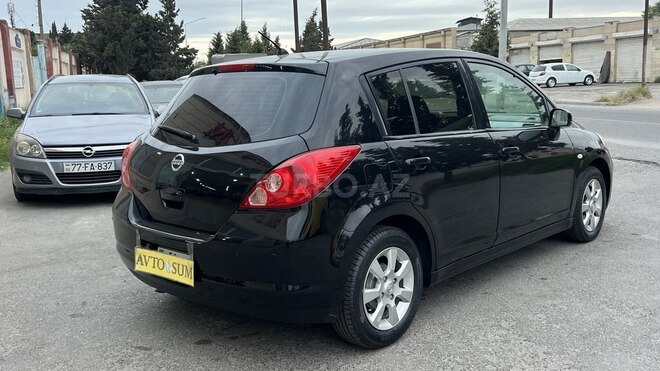Nissan Tiida-8
