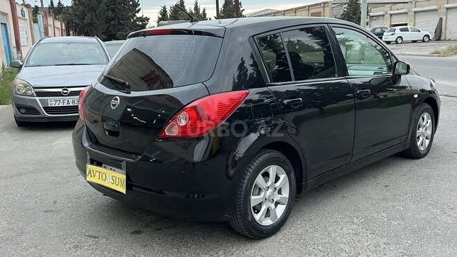 Nissan Tiida-11
