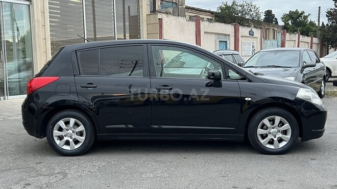 Nissan Tiida-9