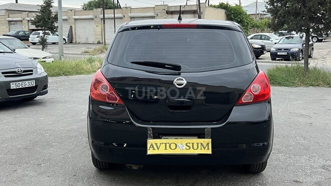 Nissan Tiida-6