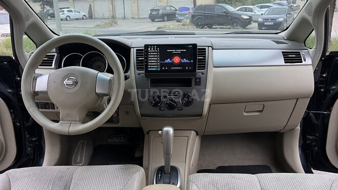 Nissan Tiida-14