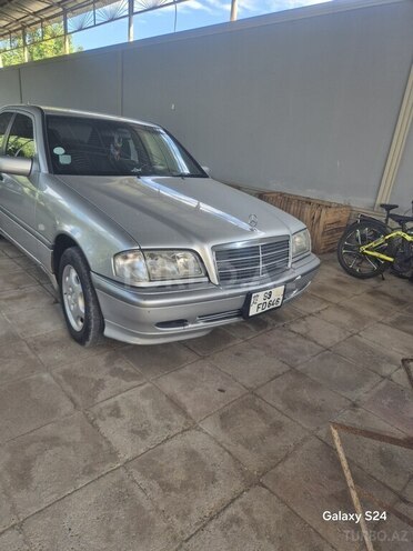 Mercedes C 200-1