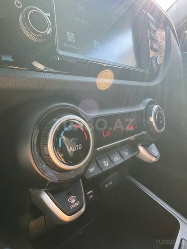 Kia Rio X-Line-13