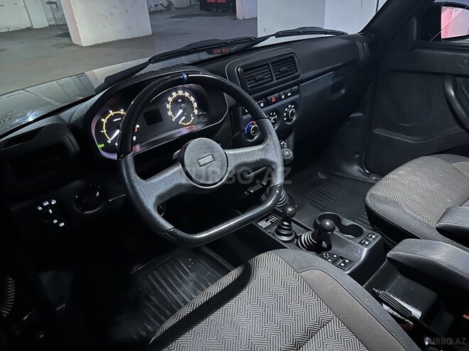 LADA (VAZ) Niva-11