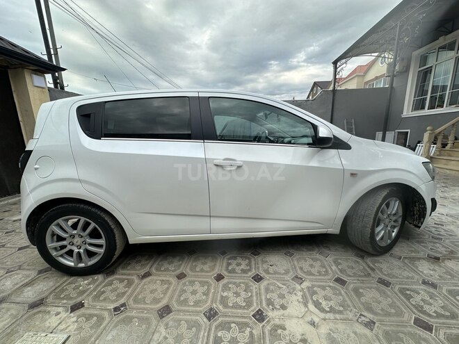 Chevrolet Aveo-7