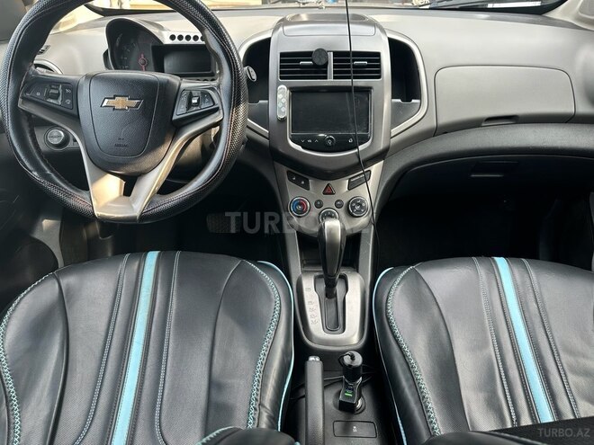 Chevrolet Aveo-8