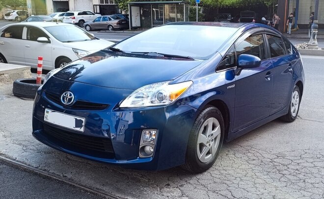 Toyota Prius-3
