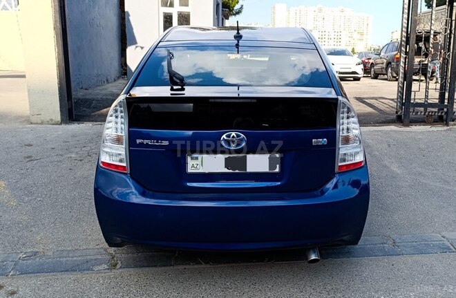 Toyota Prius-4