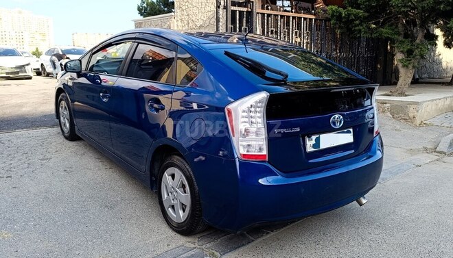 Toyota Prius-5
