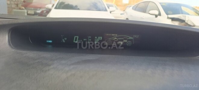 Toyota Prius-13