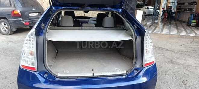 Toyota Prius-12