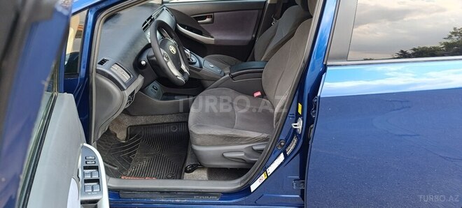Toyota Prius-10