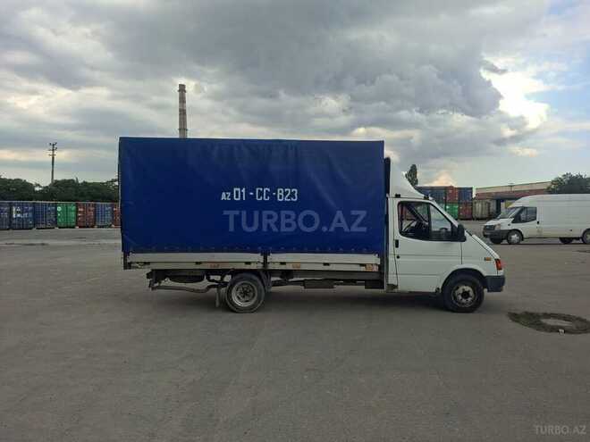 Ford Transit-4