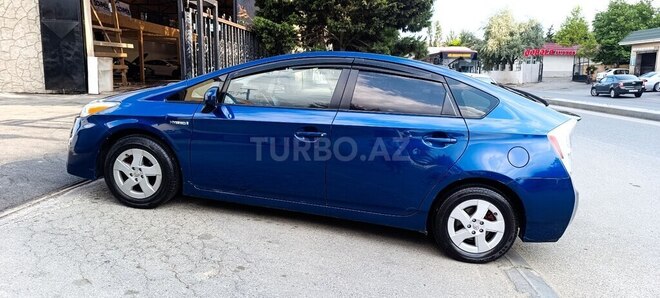 Toyota Prius-7