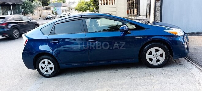 Toyota Prius-8